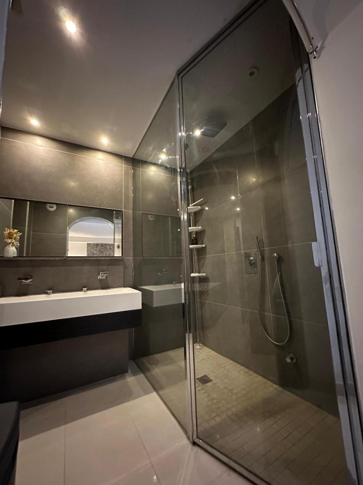 Les Champs Elysees-125M2 Modern And Spacious Paris Eksteriør billede