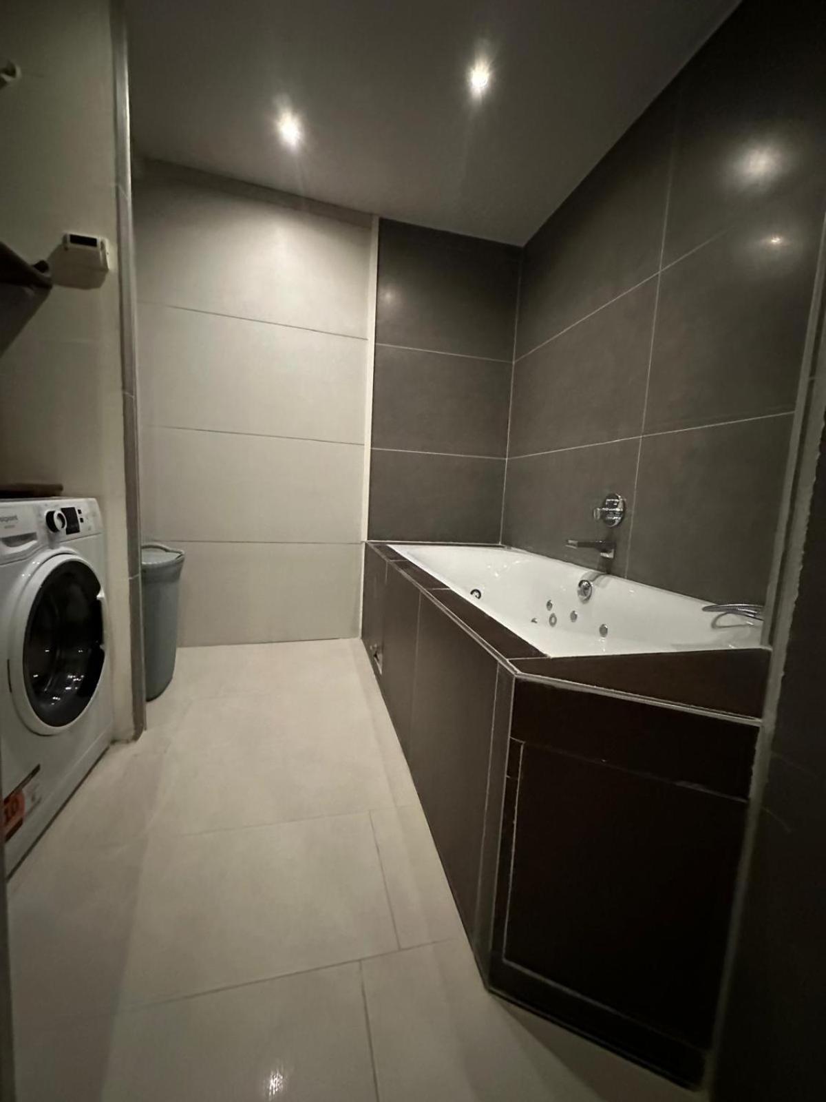 Les Champs Elysees-125M2 Modern And Spacious Paris Eksteriør billede