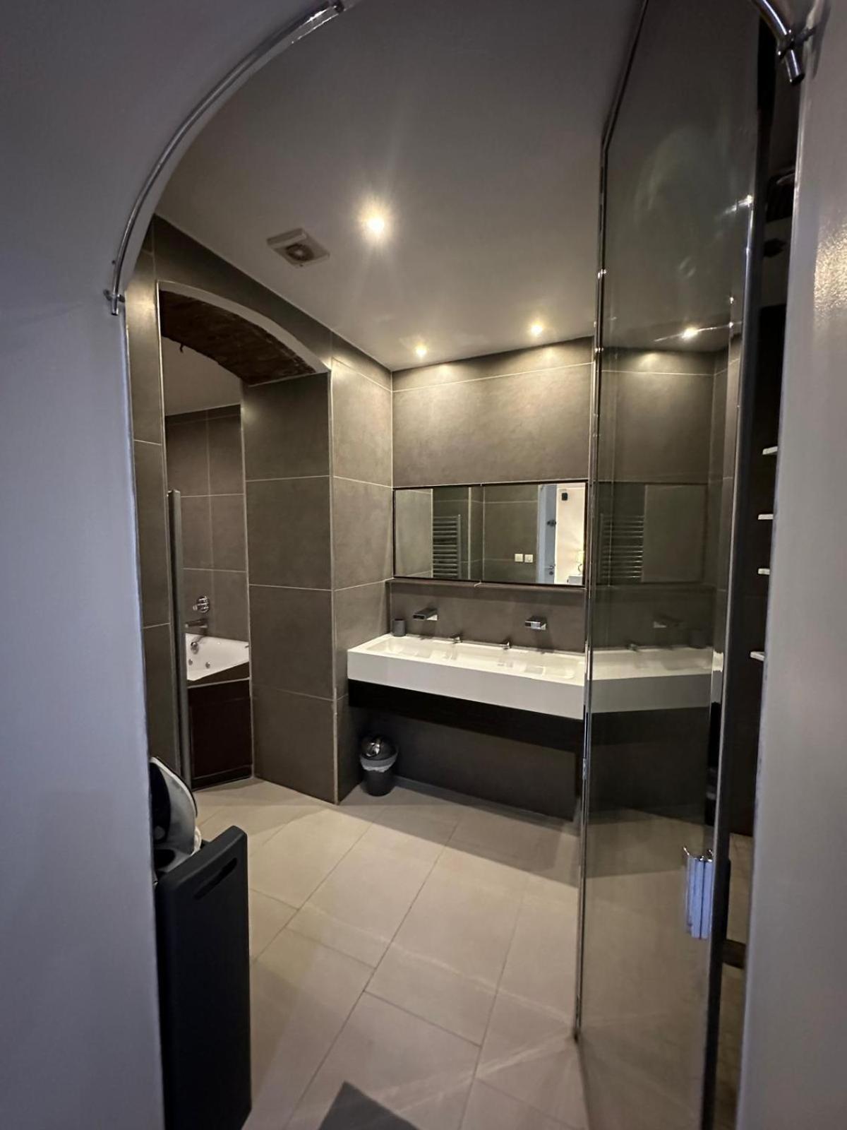 Les Champs Elysees-125M2 Modern And Spacious Paris Eksteriør billede